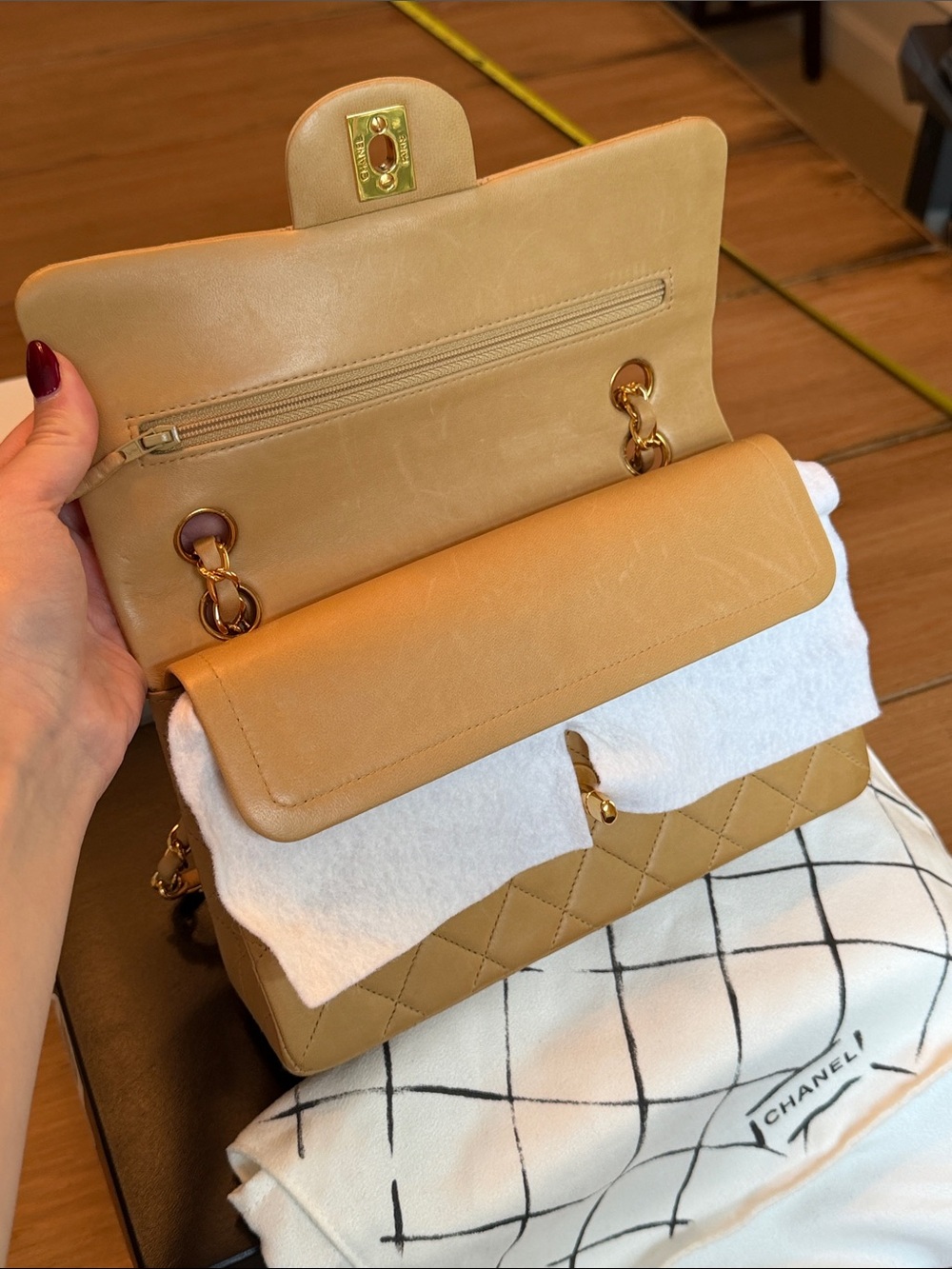 CHANEL Small Classic Vintage Double Flap Beige Quilted Lambskin with Gold Plated - Picture 6 of 16